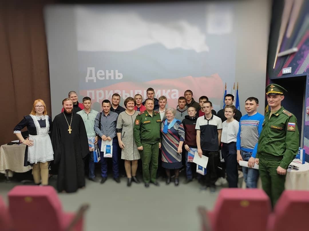 Зима: 13 ребят проводили в армию