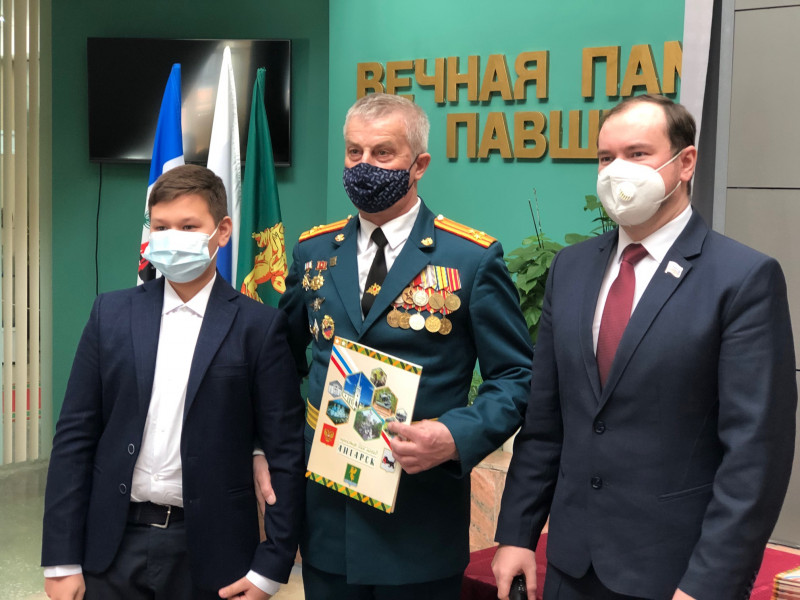Ангарск: состоялось торжественное вручение паспортов Российской Федерации юным гражданам Ангарска